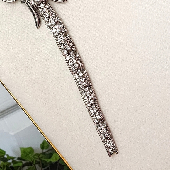 Vintage Silver Elephant Brooch Pin with Articulated Trunk - Picture 4 of 7